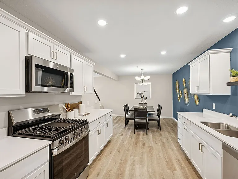 25571 3rd St W — Photo 9