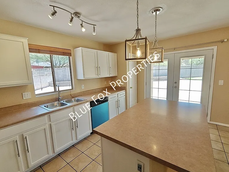 3754 E White River Dr — Photo 11