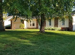 1713 E Swallow St, Springfield, MO 65804