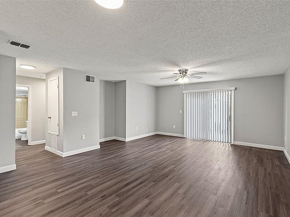 4th image of 308 Dorchester Sq