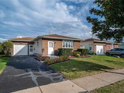 74 Rosemead Ln, Cheektowaga, NY, 14227