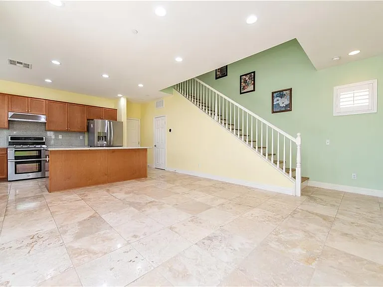7271 Enclave Dr — Photo 12