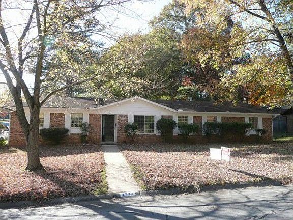 Corner lot, easy walk to park