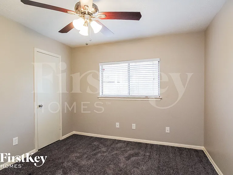 15410 Pebble Lake Dr — Photo 11