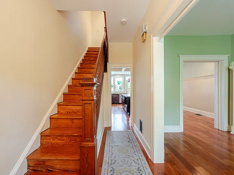 1234 E St NE — Photo 36