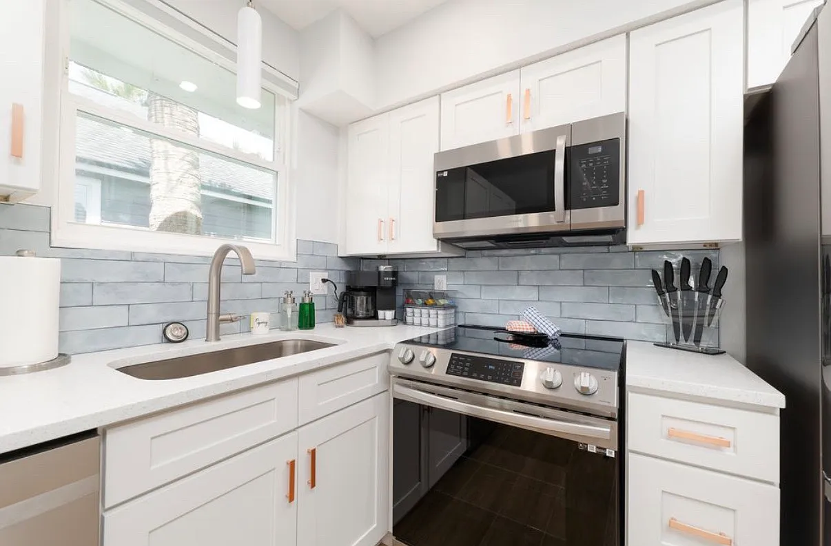 2 bed, 1020 sqft, $3,700 — Photo 4
