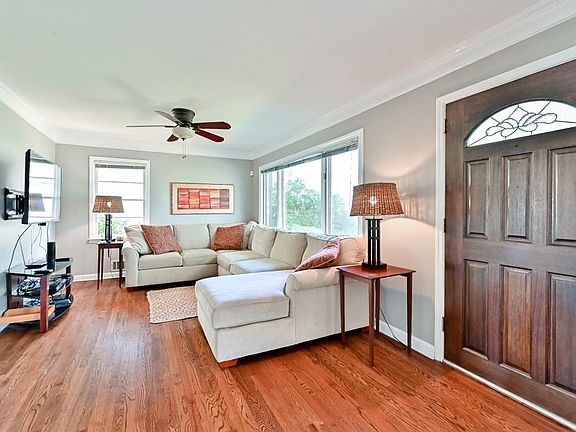 4th image of 2304 Hills Lane Dr SE