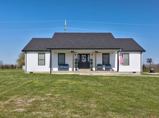 862 Peasticks Rd, Owingsville, KY 40360