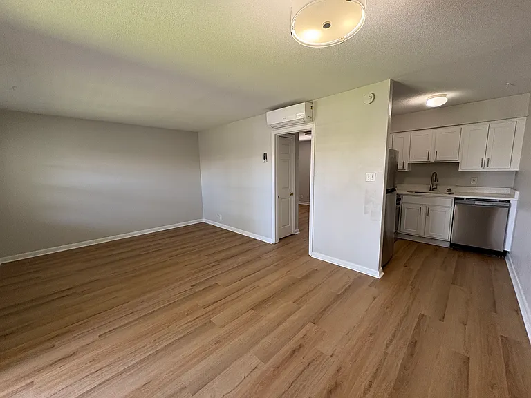 Tara House West Apartments — Photo 14