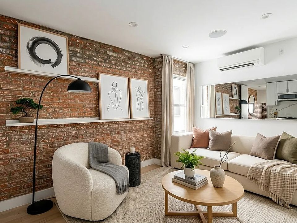 1st image of 35 Crosby St APT 1r