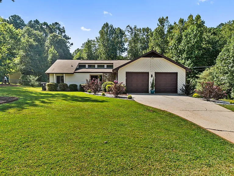 195 Pine Trail Rd — Photo 43
