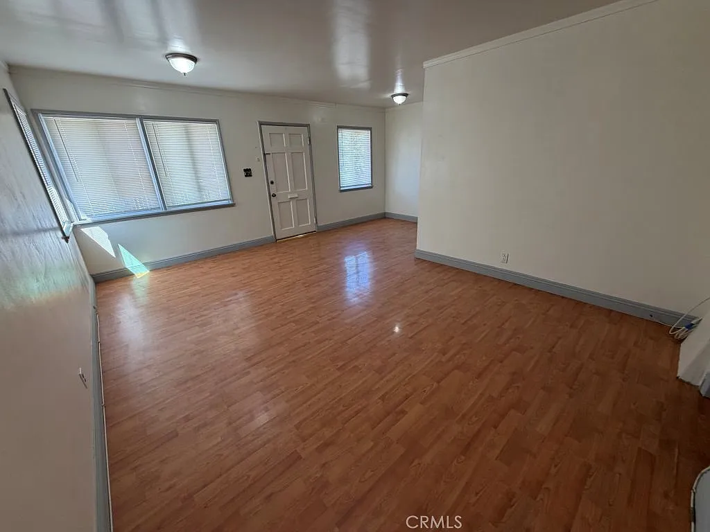 3 bed, 1.5 bath, 1086 sqft, $3,500 — Photo 2