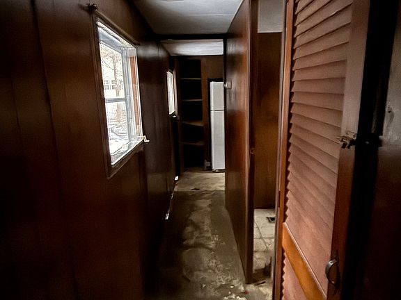 2nd image of 246 Old Warren Rd