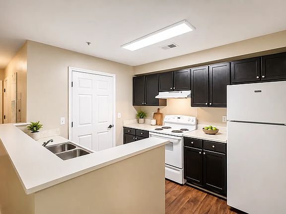 4th image of 2925 Baby Ruth Ln #404-411
