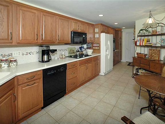2nd image of 5021 Whispering Pines Ln #Lan