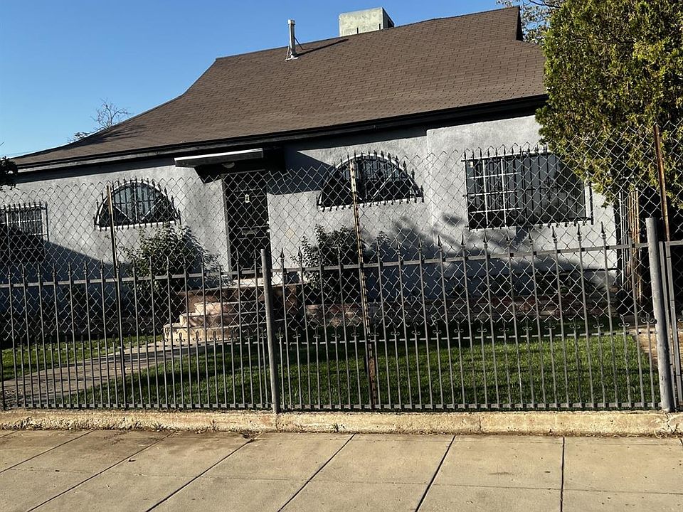 1st image of 726 Jackson St