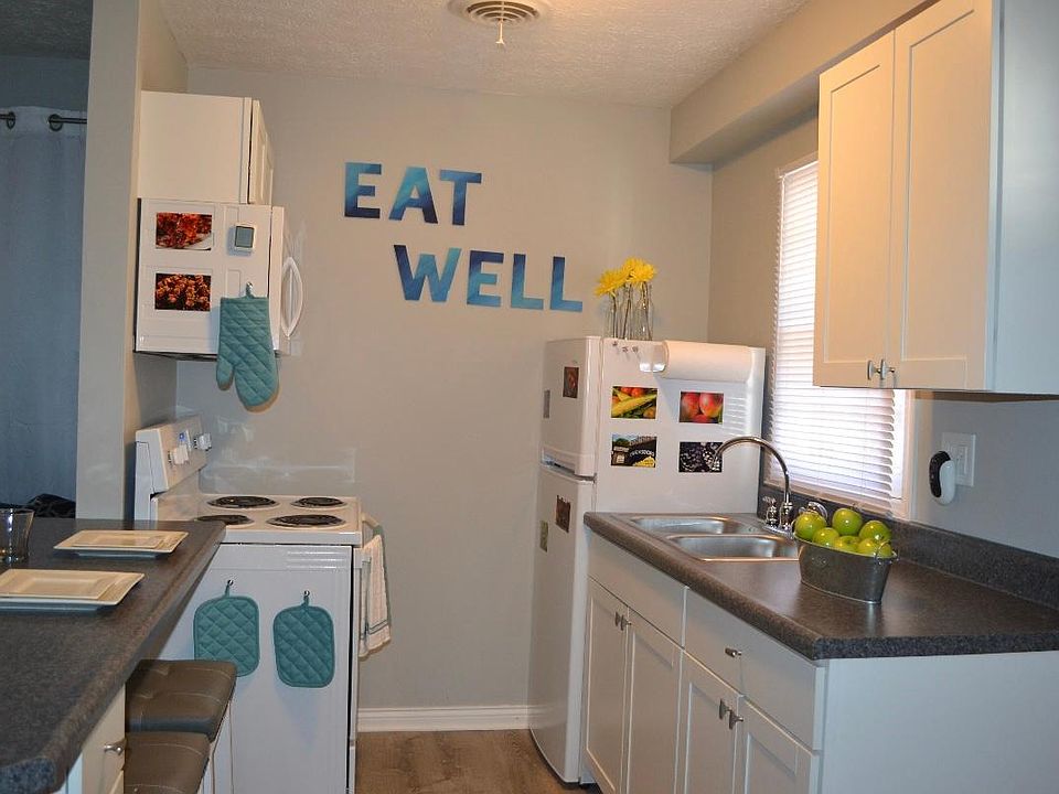 1st image of 2725 Strawbridge Pl #2