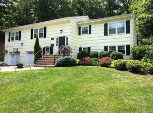 12 Robert Ct, Verona, NJ 07044