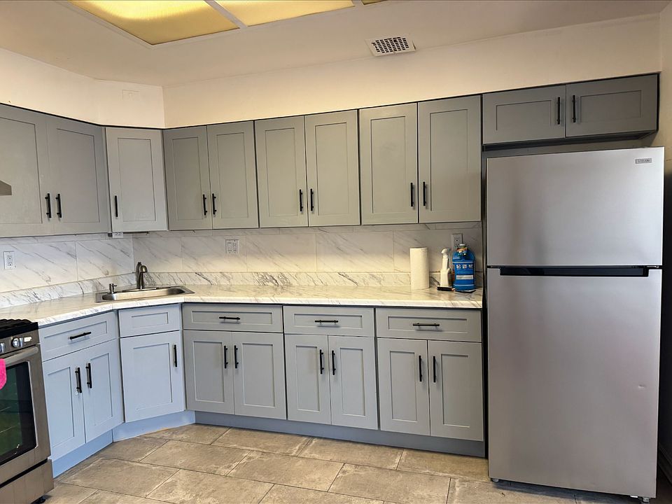 1st image of 2656 Harway Ave #2
