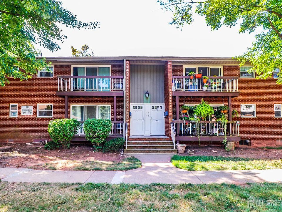 1st image of 18 Deanna Dr APT 37