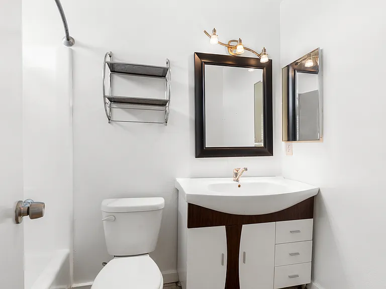 11100 Acama St #13 — Photo 11