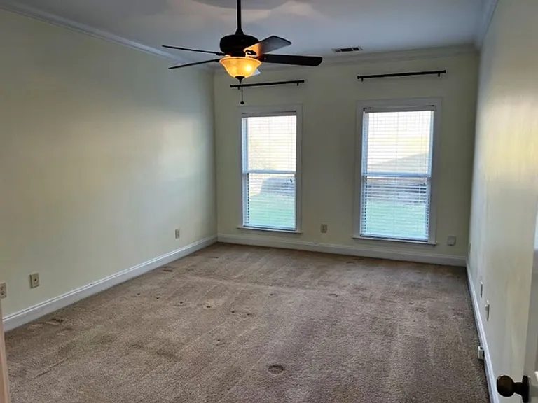 710 Valley St — Photo 10