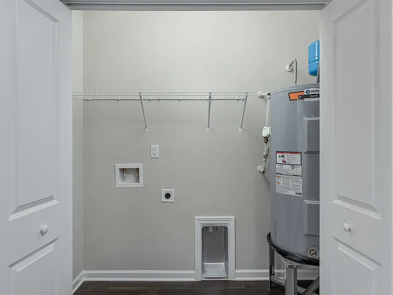 Edgewood Condos — Photo 39