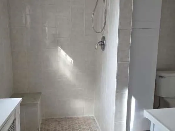 207 Jewett Avenue image 11 of 14