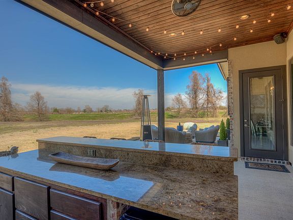 2nd image of 602 Glenshire Dr