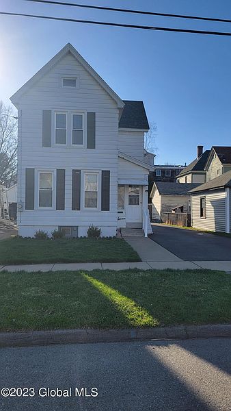 2nd image of 7 Grand Street