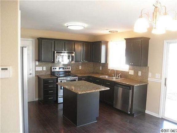 Kitchen with Granite