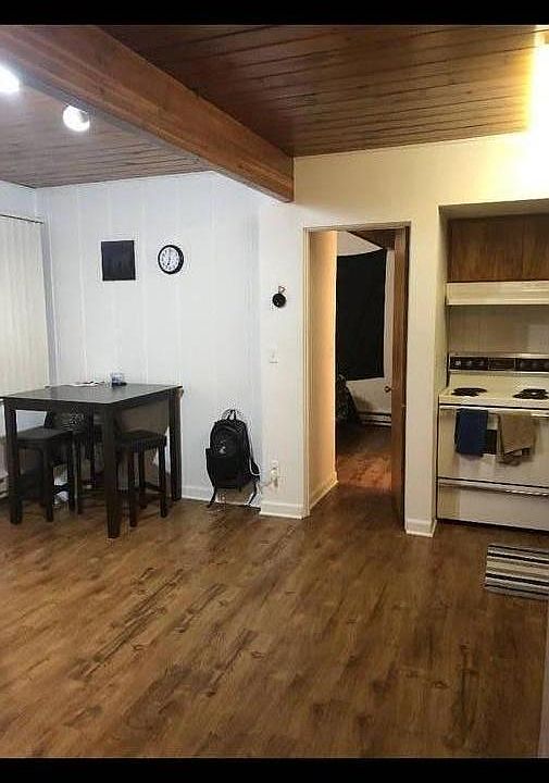 1st image of 960 NE C St APT 6