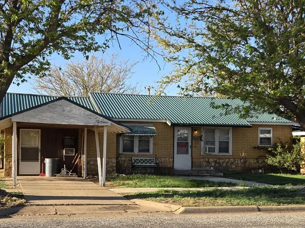 618 W Jackson St, Floydada, TX 79235
