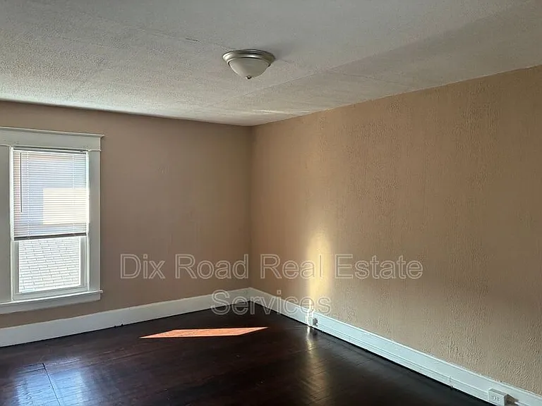 1002 Auburn St #2 — Photo 21