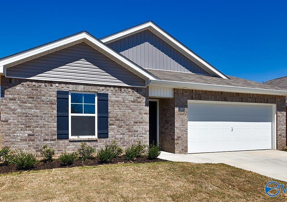 1st image of 1507 Heritage Cir SE