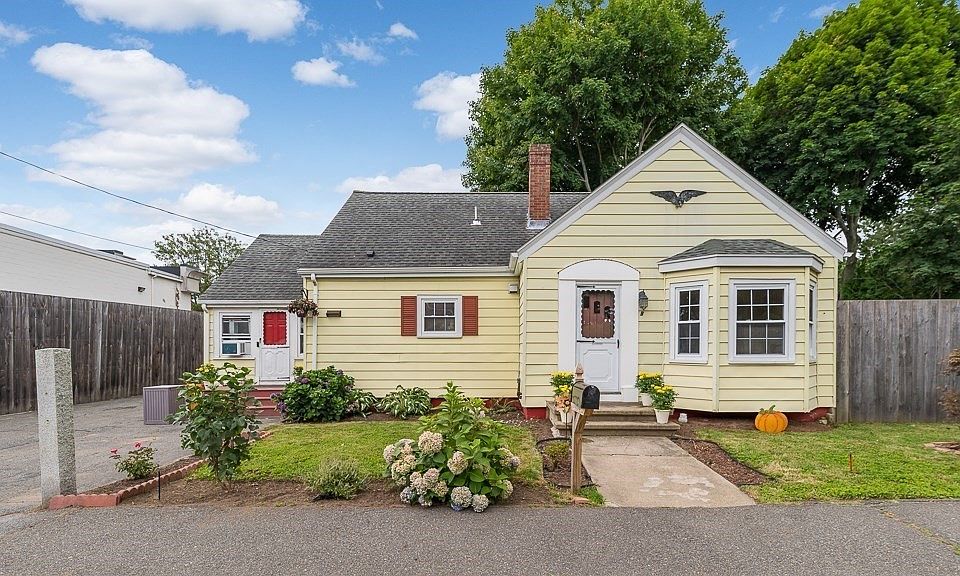 1st image of 9 Orleans Ave