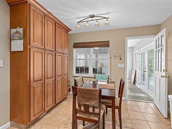 4th image of 1003 Forest Dr