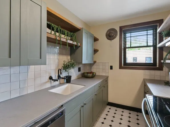 Roosevelt Apartments