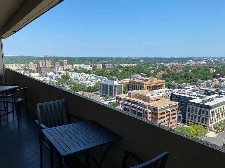 400 Madison St #403 — Photo 33