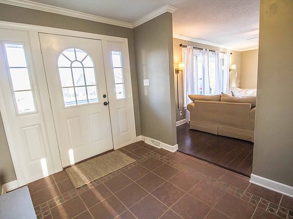 5th image of 119 Weisbrook Ln
