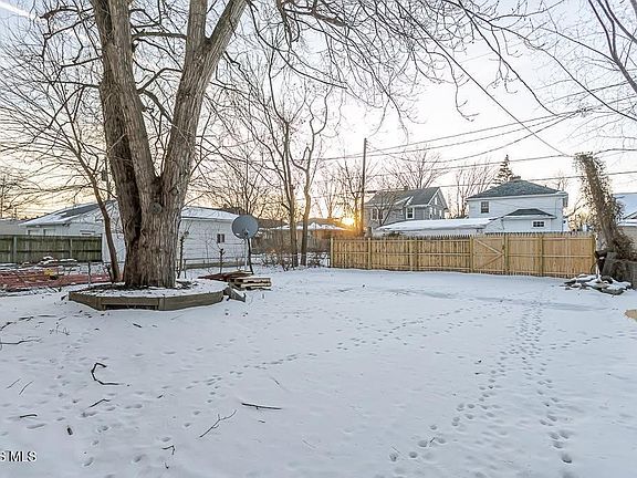 3rd image of 734 Brighton Ave