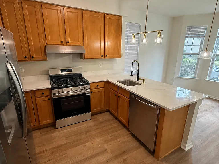 314 Helen Dr — Photo 2