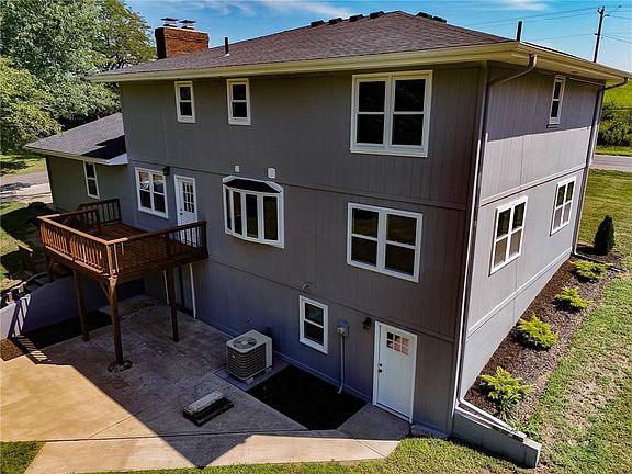 5th image of 5602 S 40th St