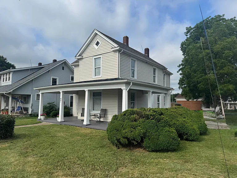 901 S College Ave — Photo 2