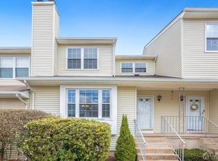 70 Freemont Ct, Somerset, NJ 08873