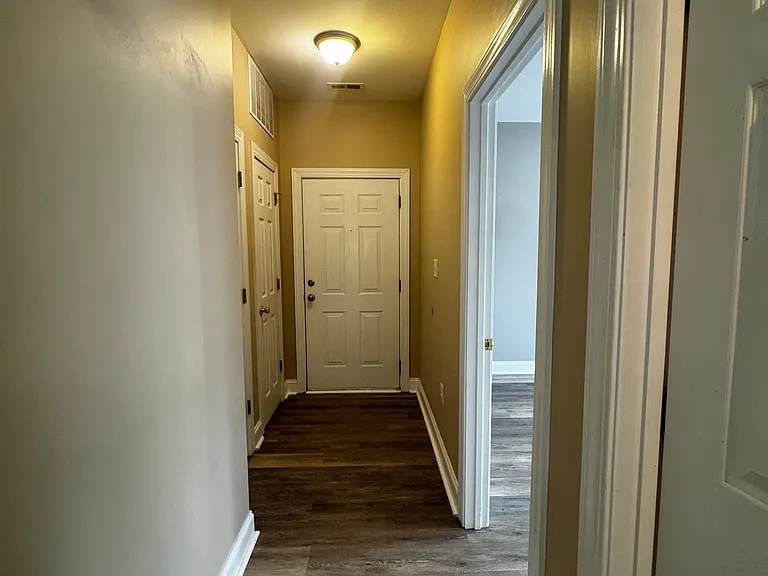 2037 Silvercrest Dr #B — Photo 13