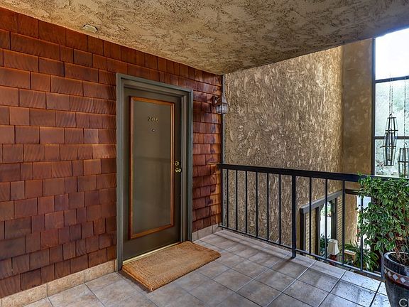 4th image of 170 N Grand Ave APT 206