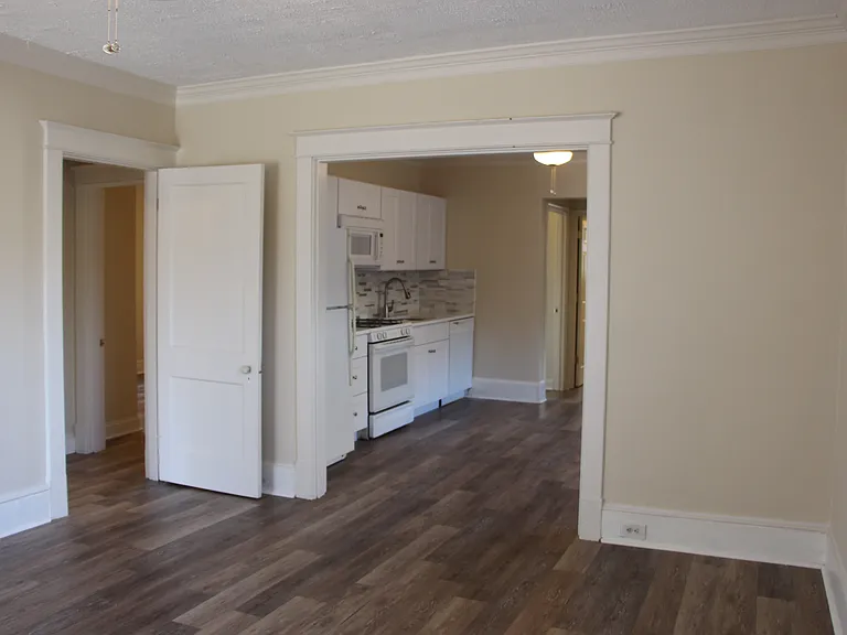 702 N Piedmont St — Photo 11