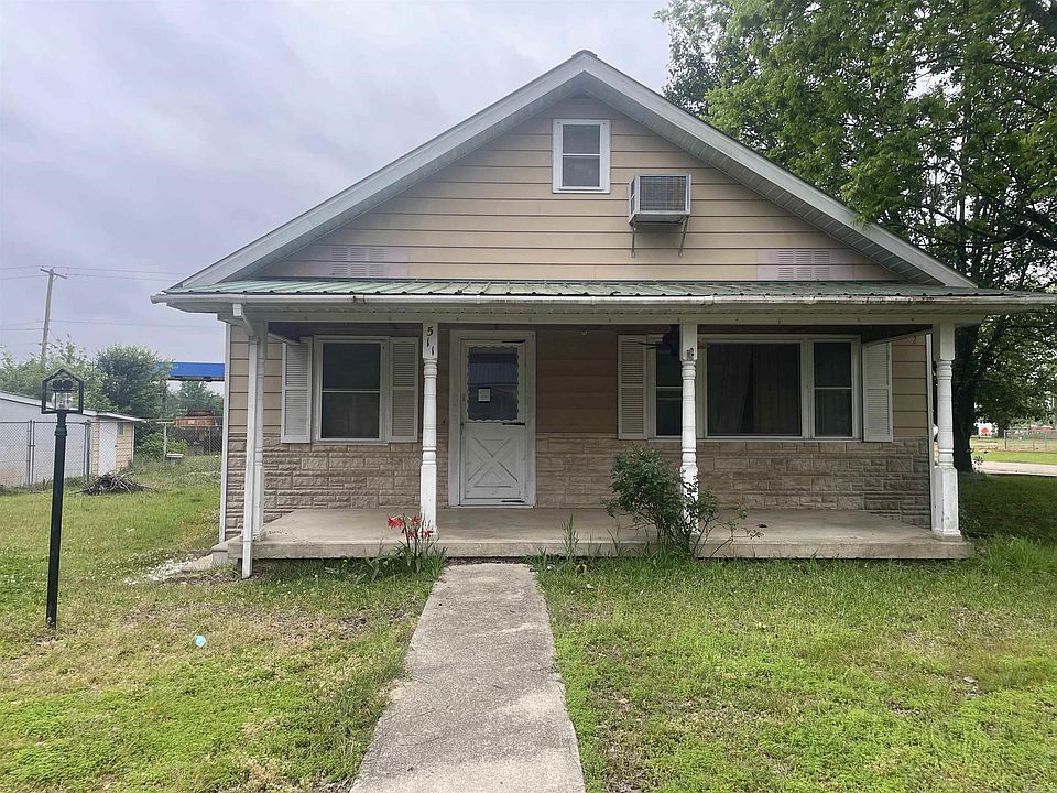 1st image of 511 W 1st St