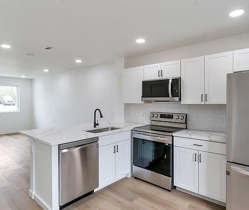3rd image of 705 S krameria Street